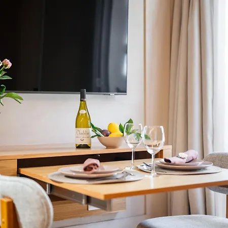 Maison Elia, Boutique 1 Min & Old Town Ac Apartment Menton